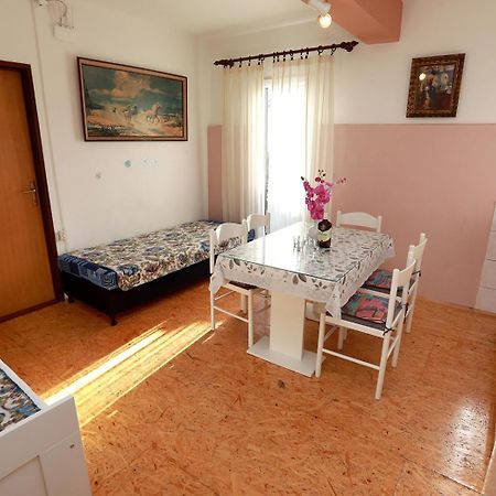 Apartments Irena トロギール エクステリア 写真