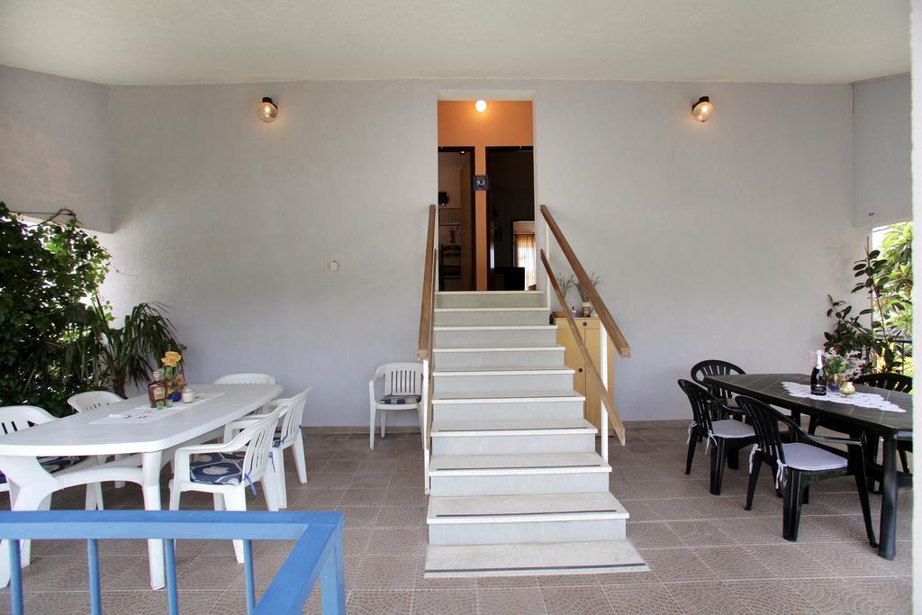 Apartments Irena トロギール エクステリア 写真