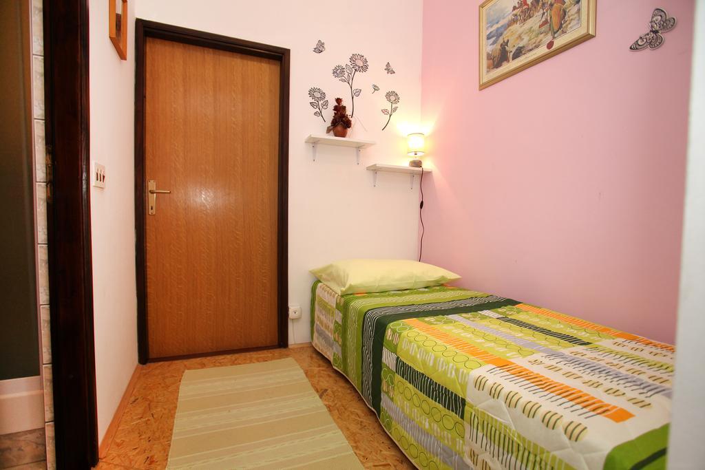 Apartments Irena トロギール 部屋 写真