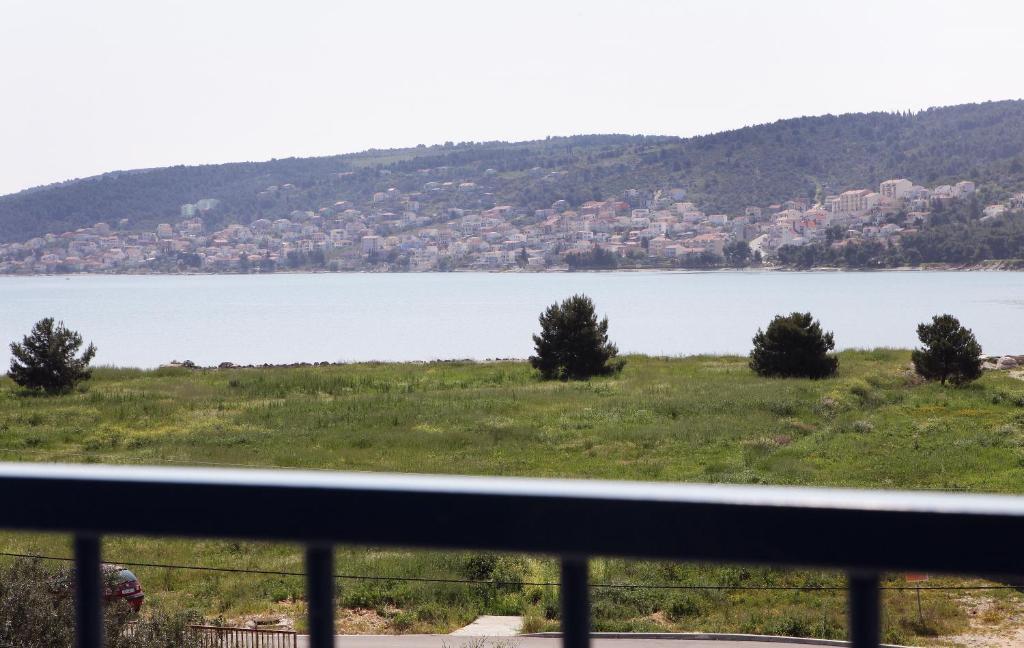 Apartments Irena トロギール エクステリア 写真